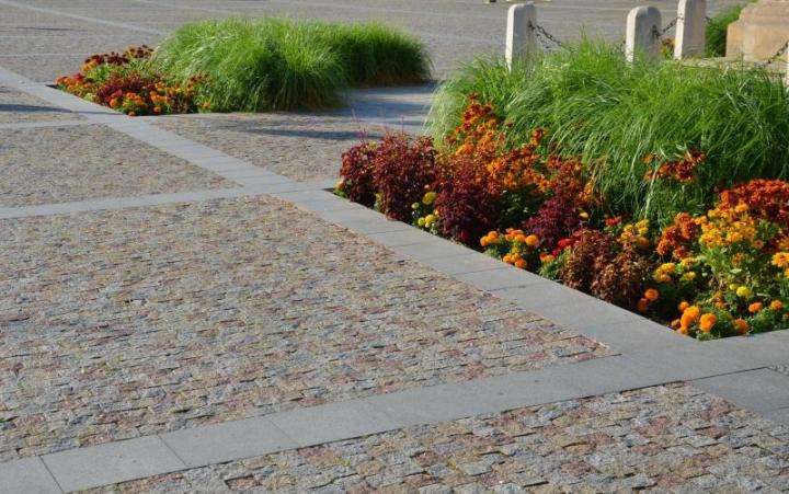 Création et entretien de jardins, Les Achards